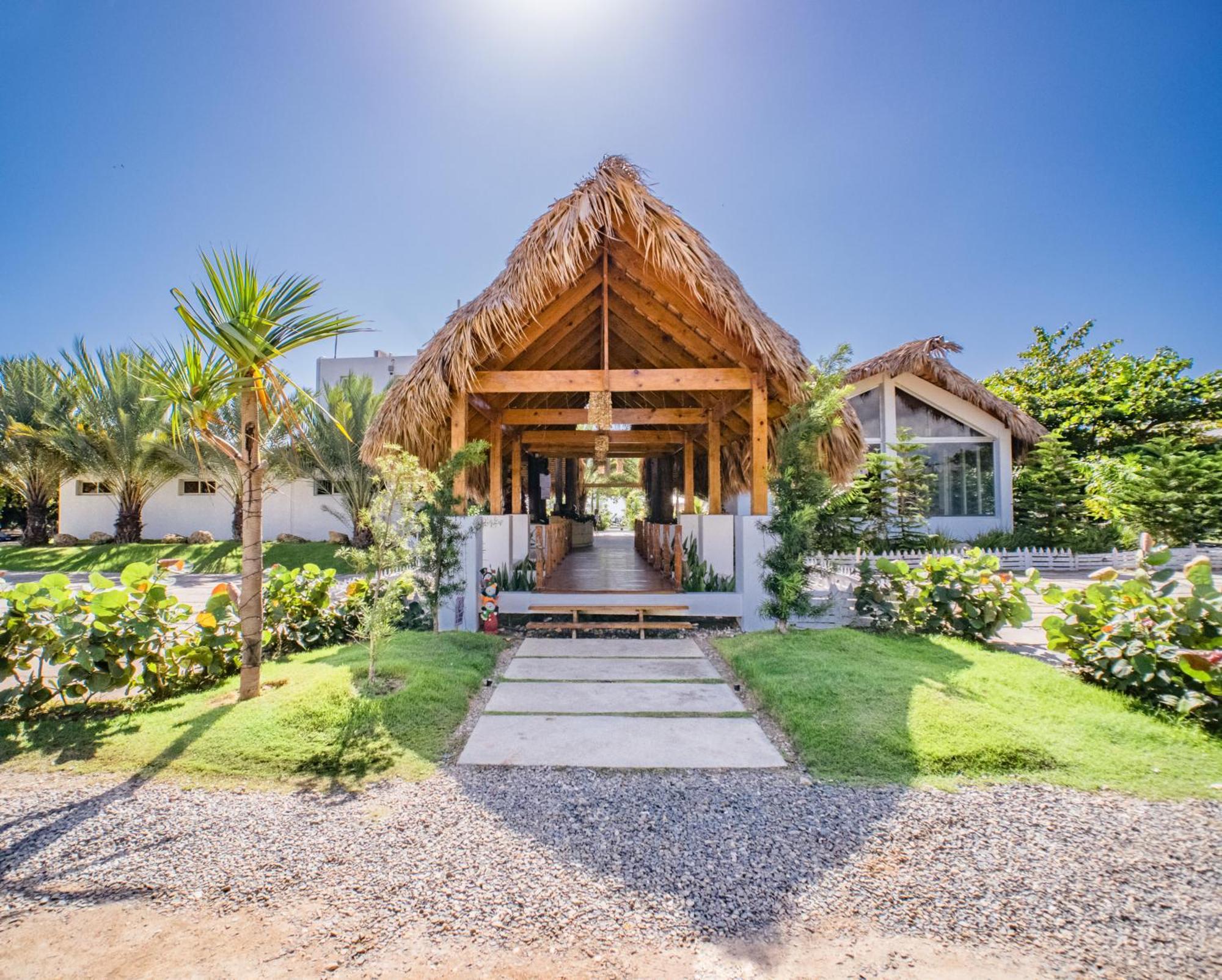 Coconut Paradise Beach Hotel Juan Baron エクステリア 写真